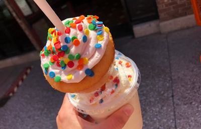 DC Combo Shake au Choix Donuts Café Lomé