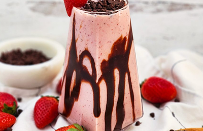 Milkshake Fraise Chocolat Donuts Café Lomé